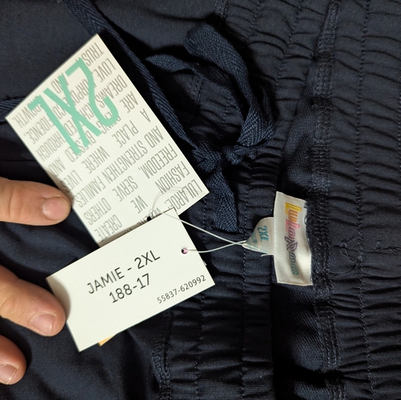 LuLaRoe Jamie French Terry Shorts Americana Collection Size 2xl Solid Blue NWT - Picture 3 of 4